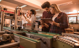 25-6 effective use of technology in an organisation - 858261014.jpg